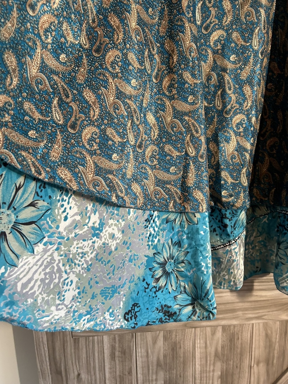 Vintage Sari Silk Magic Wrap Skirt Boho Teal Paisley Reversible Midi OSFM - Picture 3 of 10